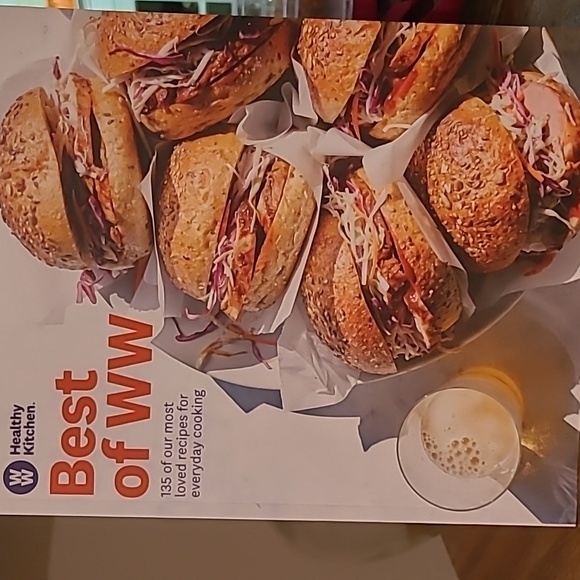 The Best of WW (Weight Watchers) Healthy Kitchen ..‎ 135 recipes - Picture 1 of 3